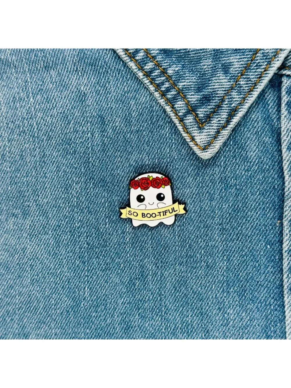 ⭐Enamel Pin host So Bootiful Beautiful Cute Needle Minder Broch White Flowers Oz